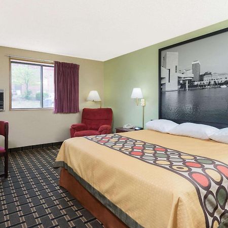 Super 8 By Wyndham Twinsburg/Cleveland Area Hotell Exteriör bild